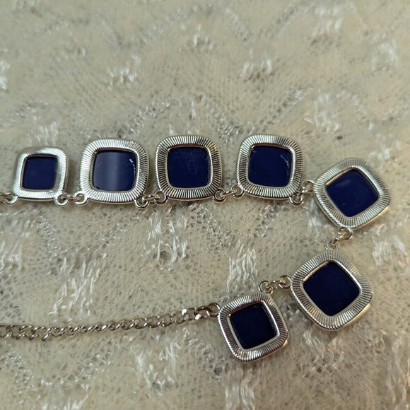 Liz Claiborne Necklace Navy Blue Resin Square Faceted Stones Silver Tone 17-20" - Picture 5 of 6